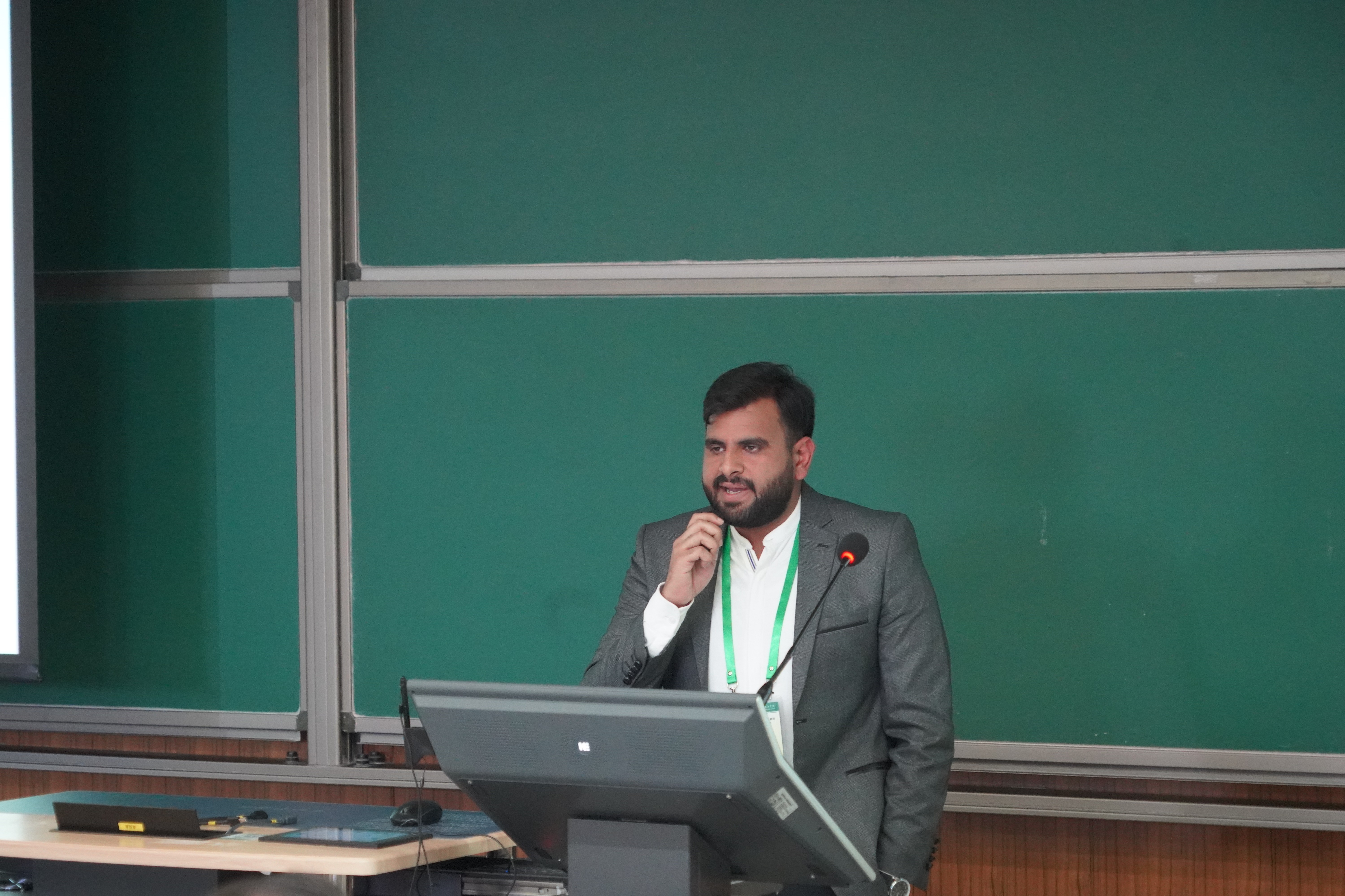 2Muhammad NAUMAN.jpg