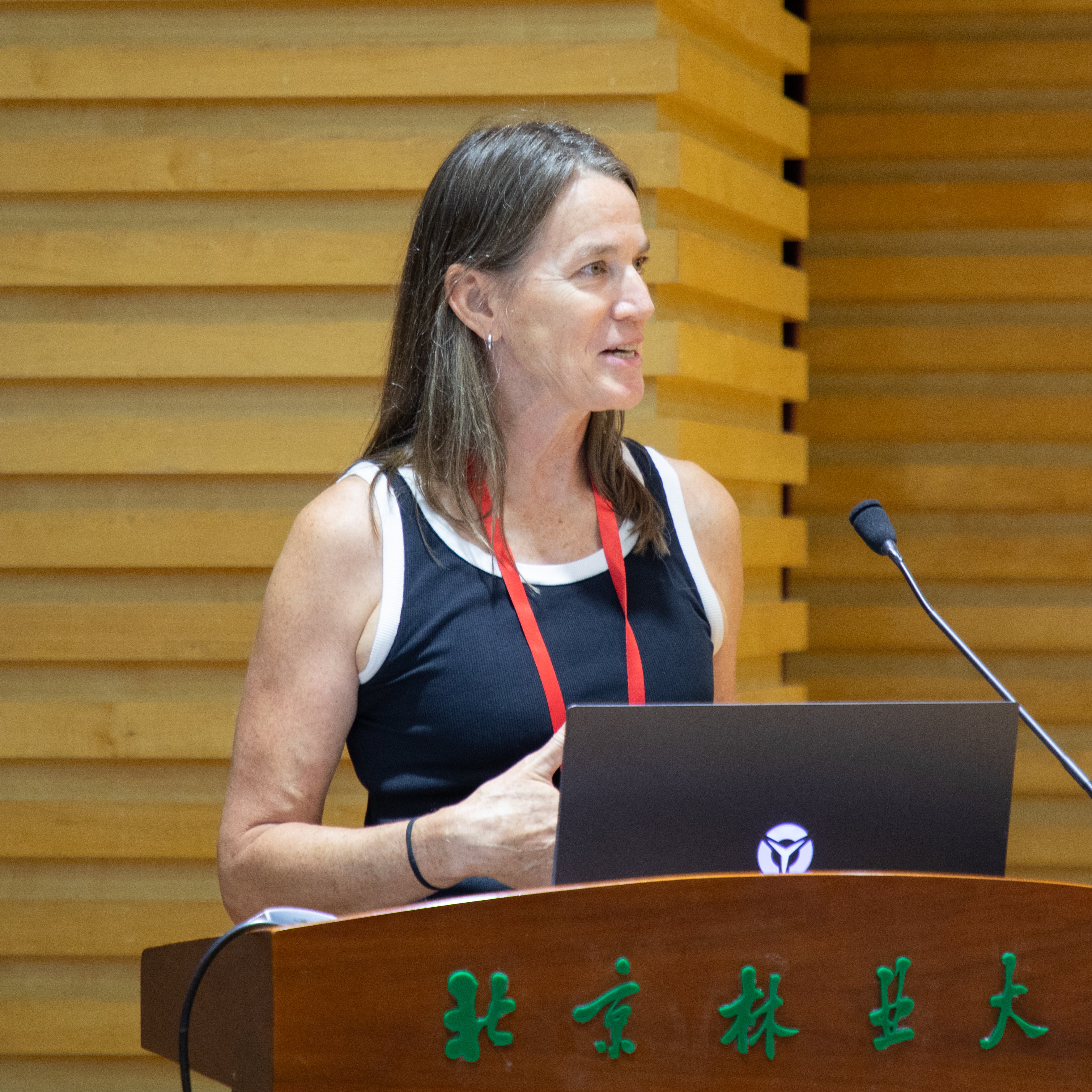 支持人melinda smith.jpg